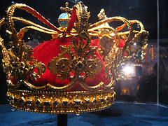Queen's crown on Sunfox