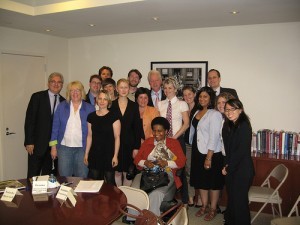 Clinton meeting with bloggers in Harlem, June 15, 2009; by Deanna Zandt, aka, randomdeanna