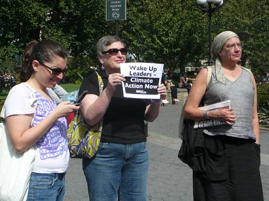 Women making calls for climate action to Pres. Obama and Sec. of State Clinton, 9/21/09