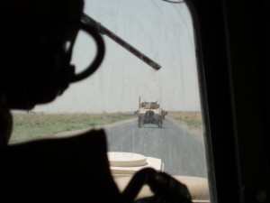 iraq-view-from-inside-a-humvee