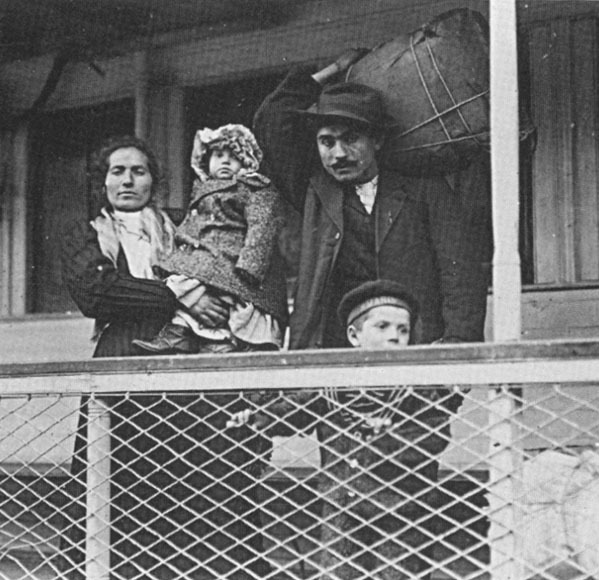 italian-immigrants-1