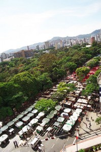 Market day in Belo Horizonte, Brazil; by Bruno Girin